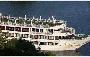 Du thuyền Royal Wings